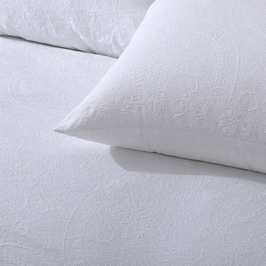 Accessorize Elma White Jacquard Quilt Cover Set King