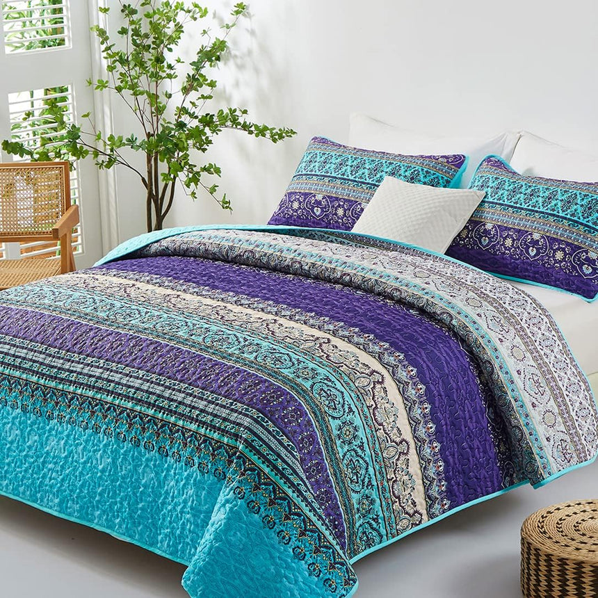 Tranquil Quilted coverlet and pillowcovers set: Perfect for Relaxation - Queen size