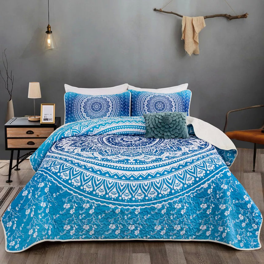 Xciting Quilted bedspread and pillowcovers set: Add Some Fun - Queen size