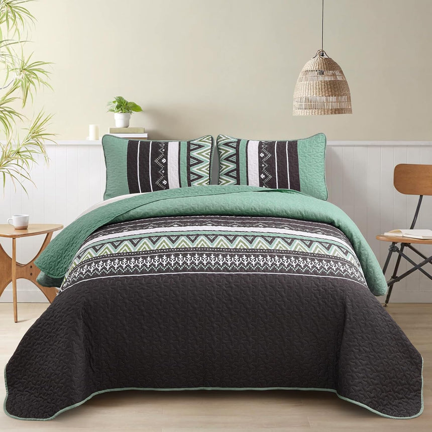 Neutral Quilted bedspread and pillowcovers set: Versatile Style - Queen size