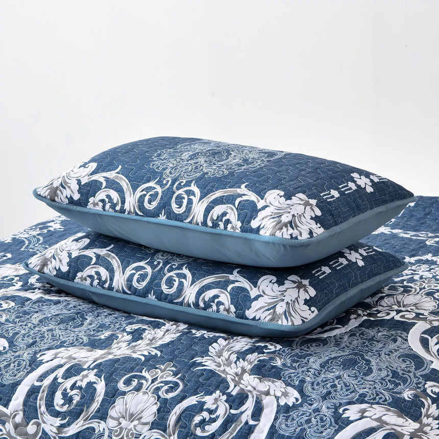 Alluring Quilted bedspread and pillowcovers set: Luxurious Bedroom Addition - Queen size