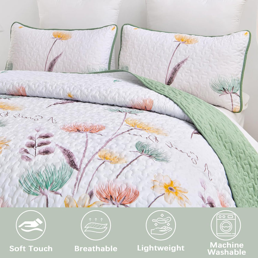 Intricate Quilted Coverlet and Pillowcases Set: A Work of Art for Your Bedroom - Queen size