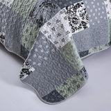 Vivacious Quilted bedspread and pillowcovers set: Full of Life and Energy - Queen size