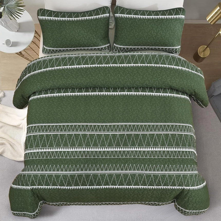 Elegant Quilted Bedspread and Pillowcases Set: Perfect for a Luxe Bedroom Feel - Queen size