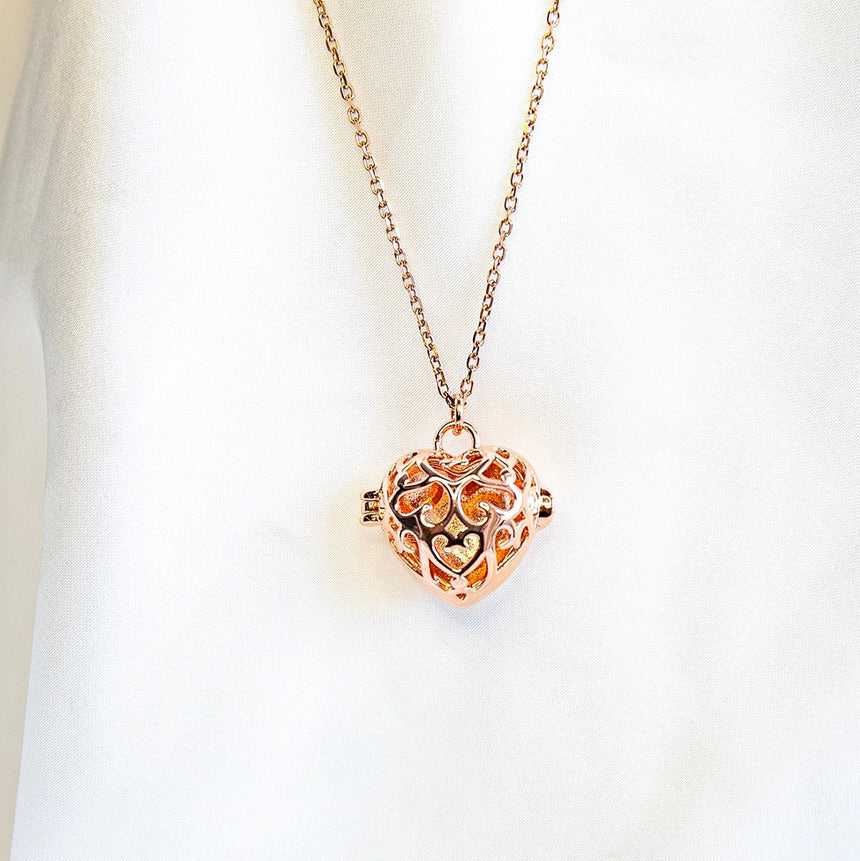 Gift Box - Love Heart Rose Gold Aroma Necklace + Purify Oil Blend